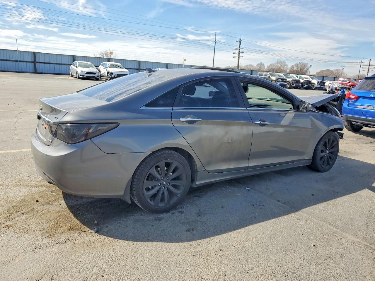 2013 Hyundai Sonata - Image 3
