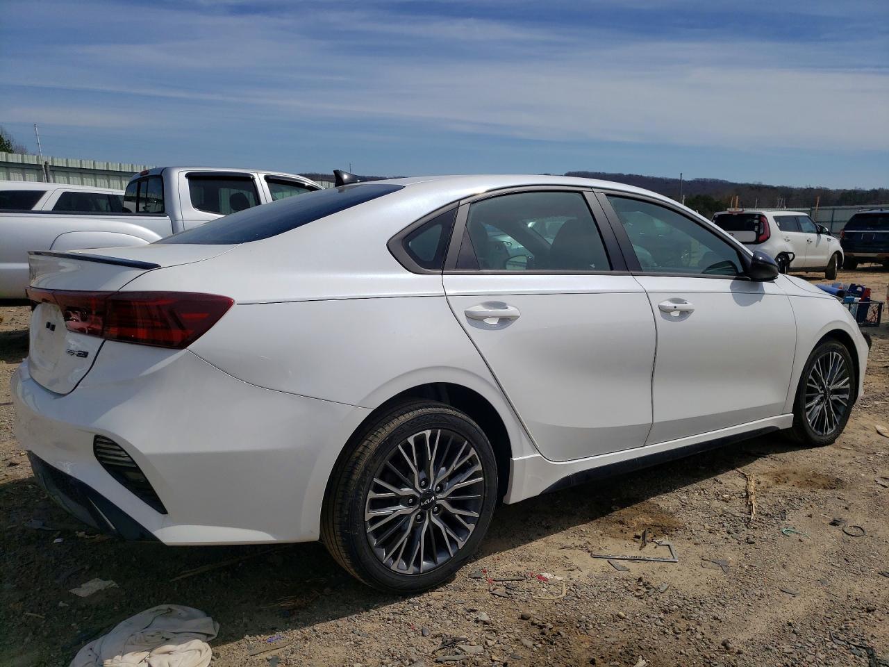 2022 Kia Forte Gt-Line - Фото 3
