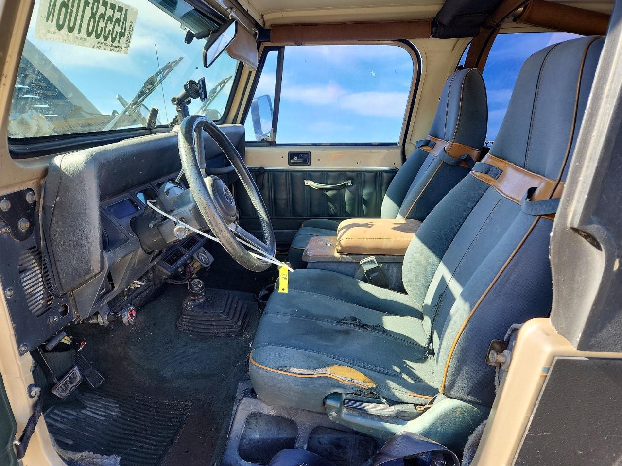1993 Jeep Wrangler / Yj Sahara - Image 7