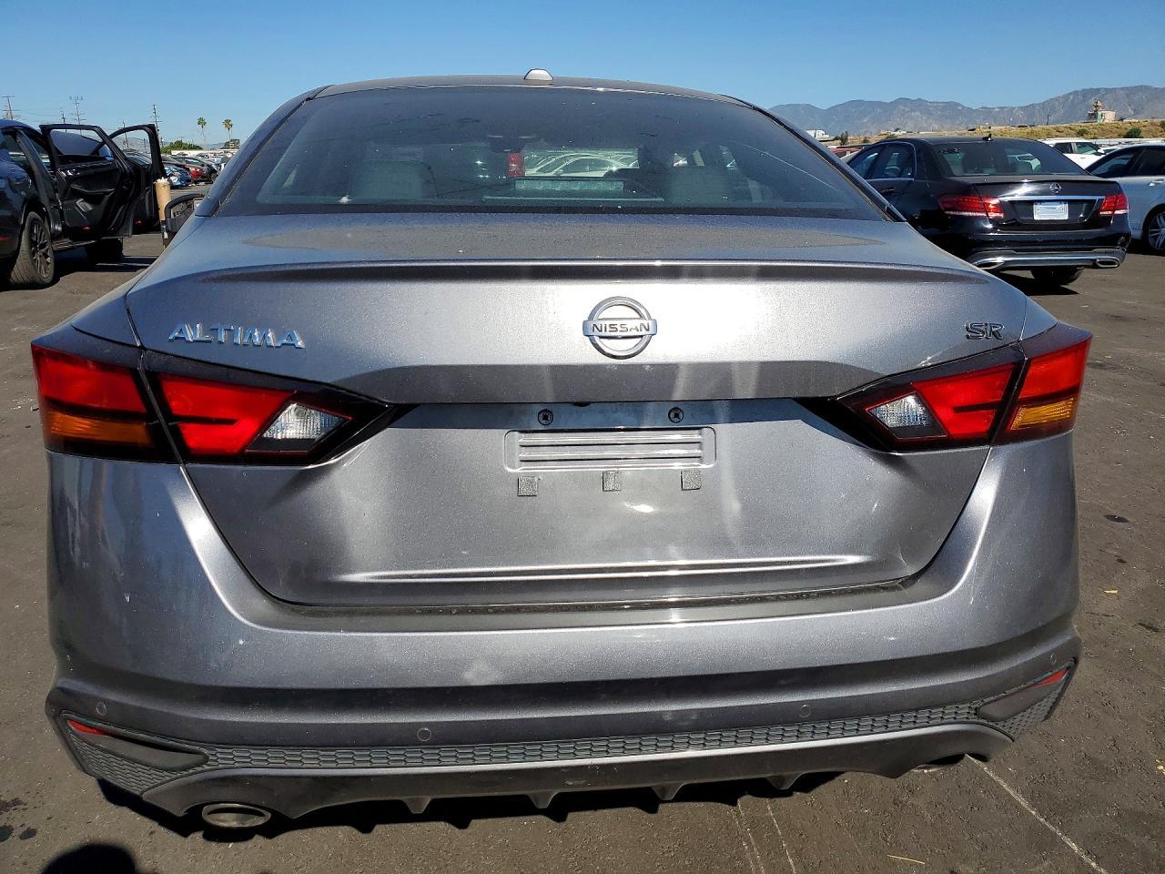 2022 Nissan Altima 2.5 Sr - Фото 6