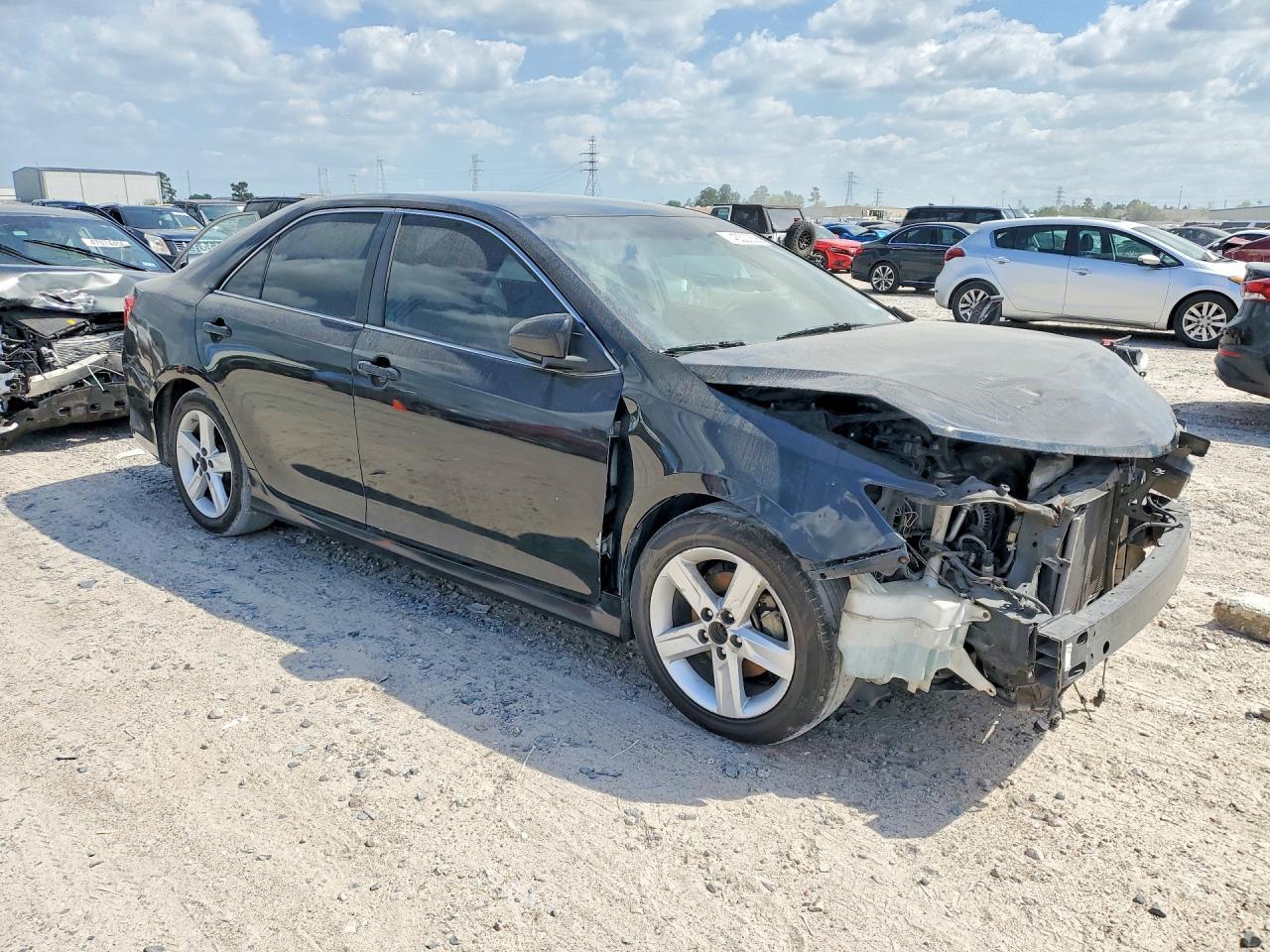 2014 Toyota Camry L - Image 4