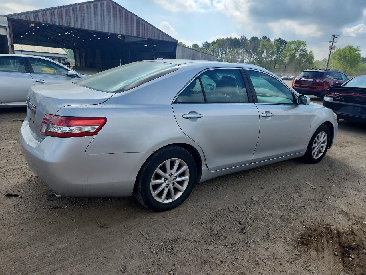 2010 Toyota Camry Xle V6 - Фото 3
