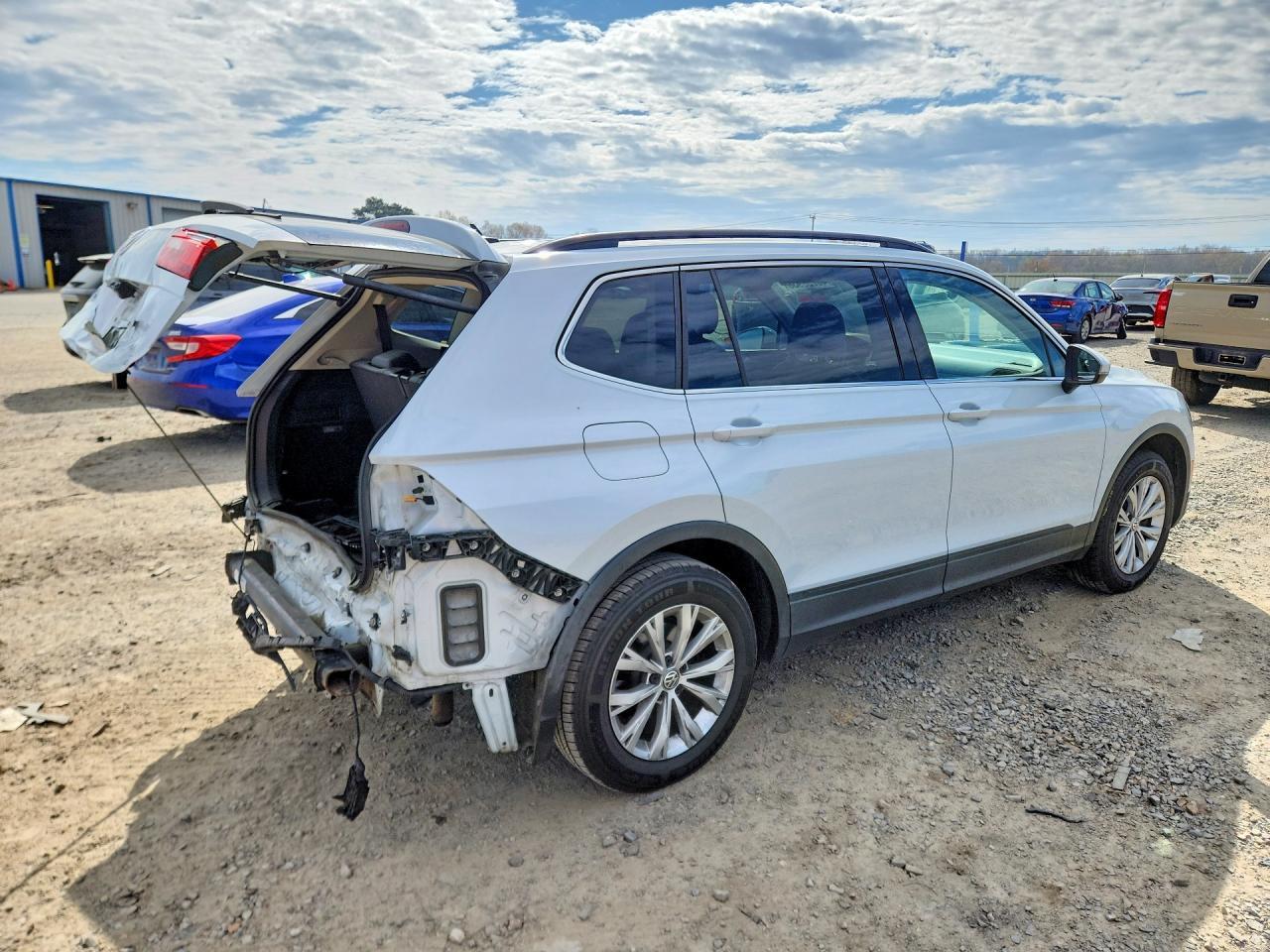 2019 Volkswagen Tiguan Se - Фото 3