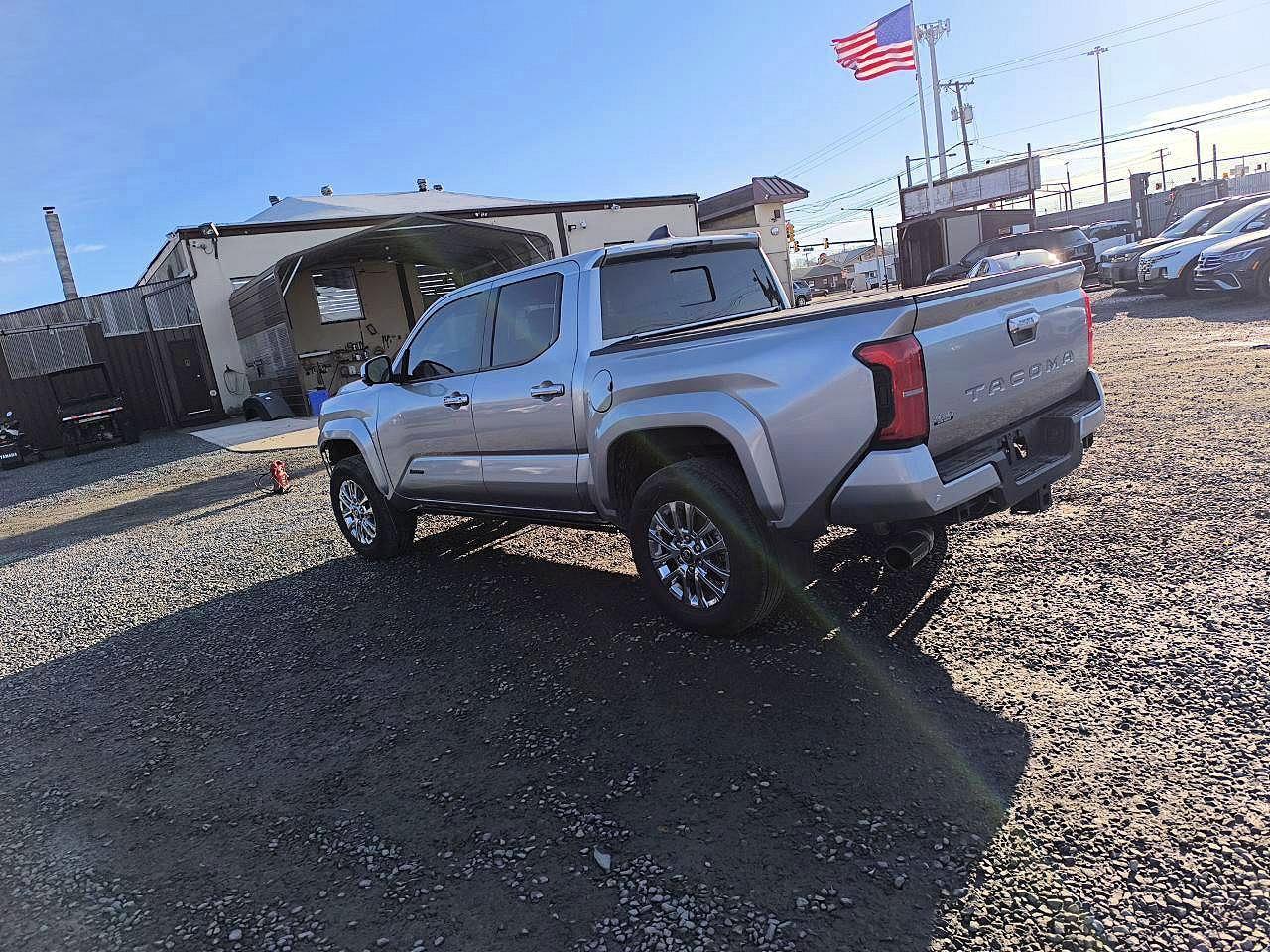 2024 Toyota Tacoma Limited - Фото 2