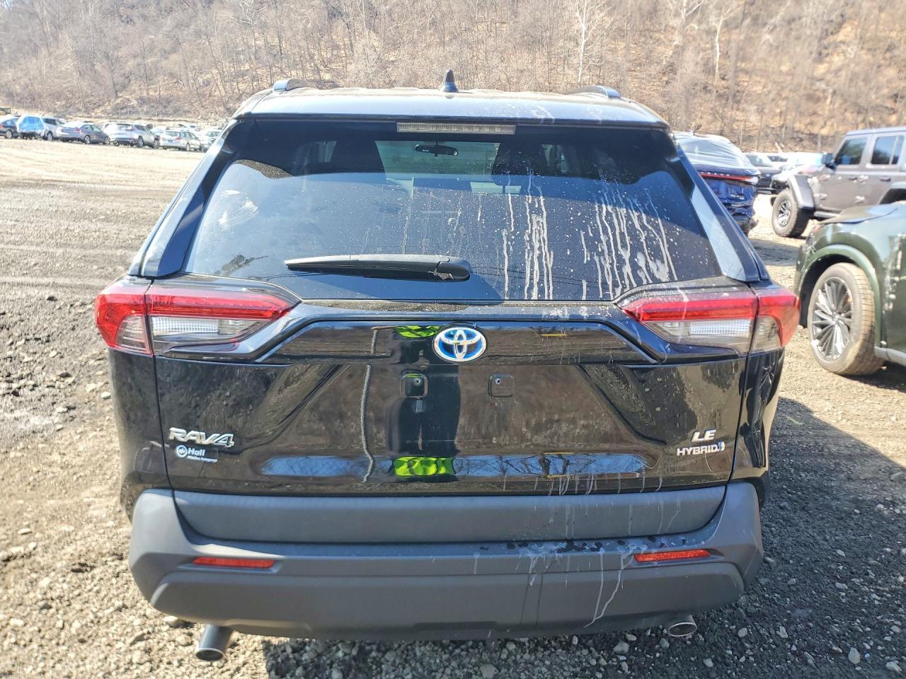 2024 Toyota Rav4 Hybrid Le - Image 6