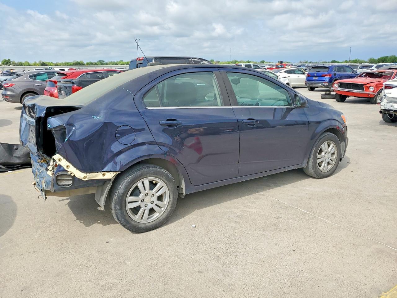 2016 Chevrolet Sonic Lt - Фото 3
