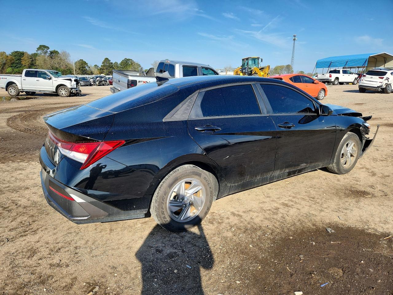 2024 Hyundai Elantra Se - Фото 3