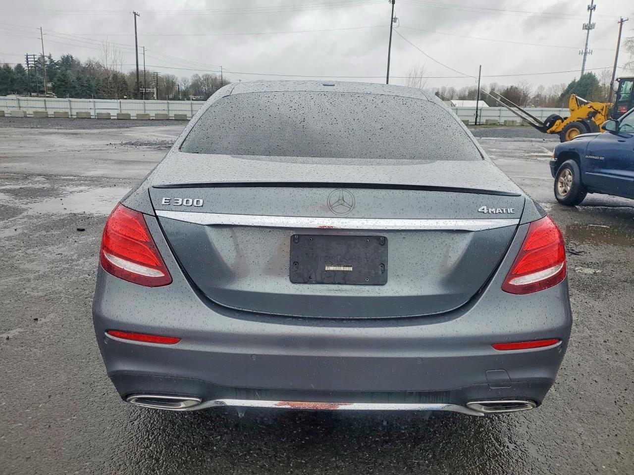 2017 Mercedes-Benz E 300 4Matic - Фото 6