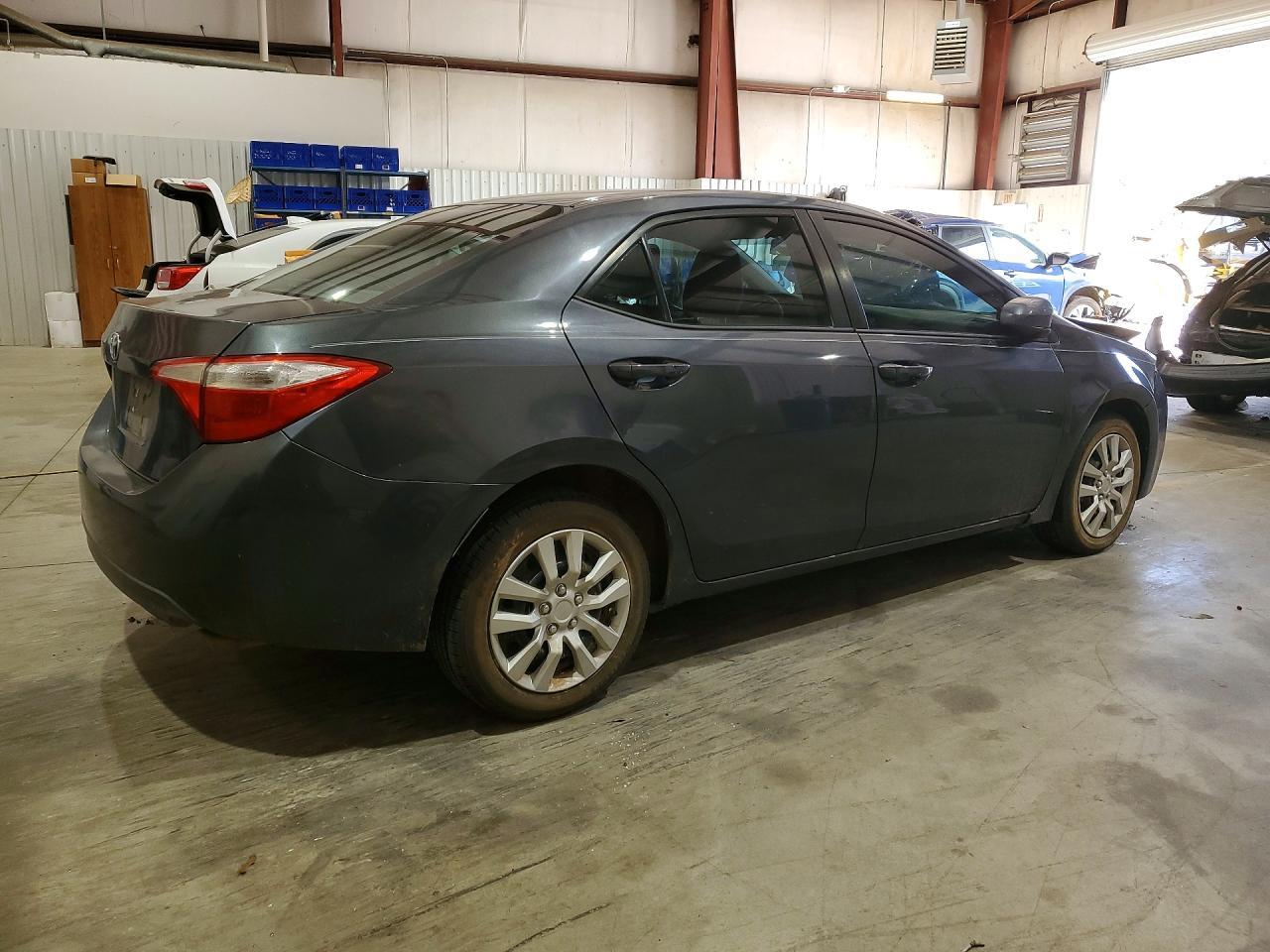 2015 Toyota Corolla Le - Фото 3