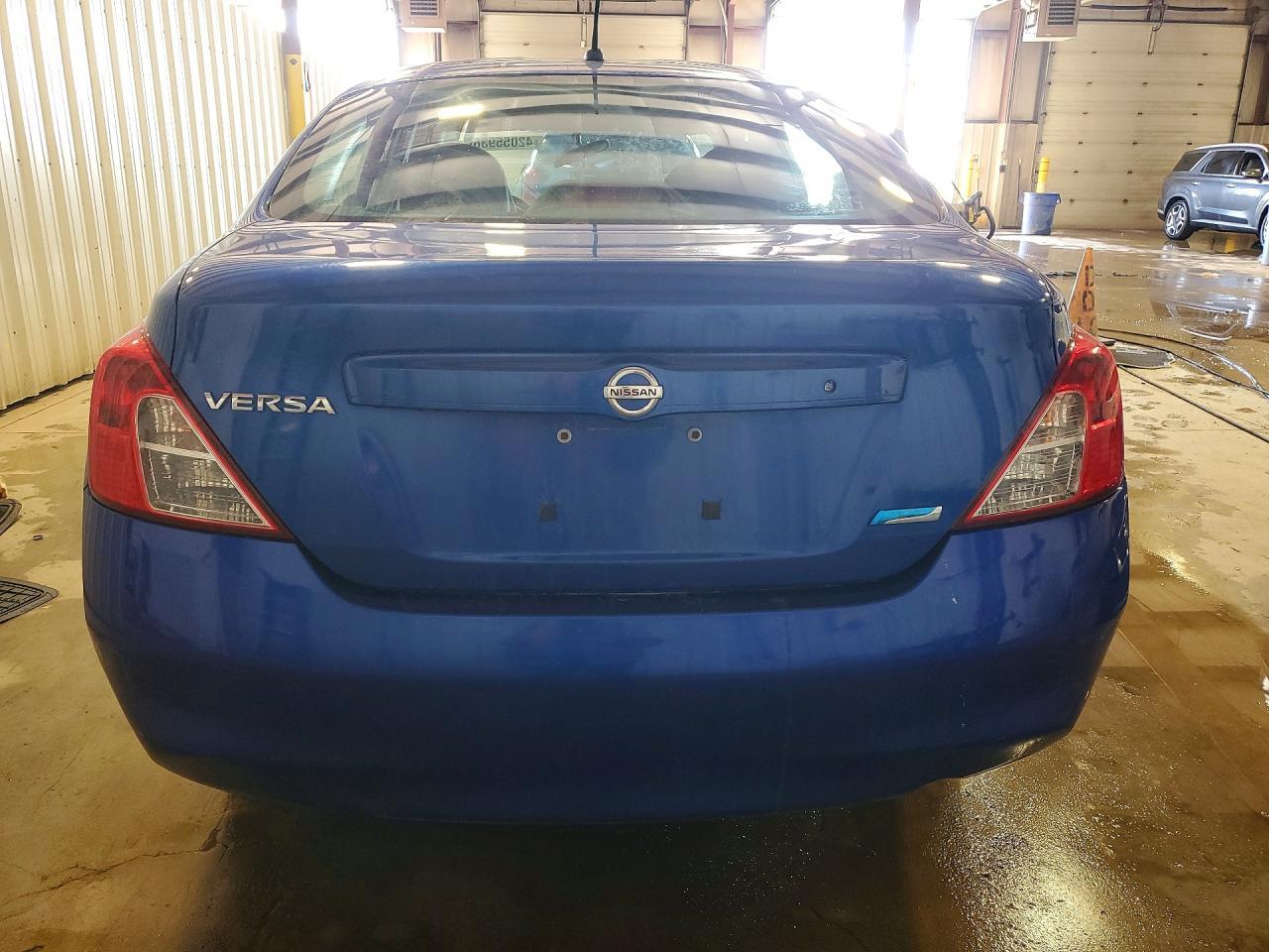 2012 Nissan Versa 1.6 S - Image 6