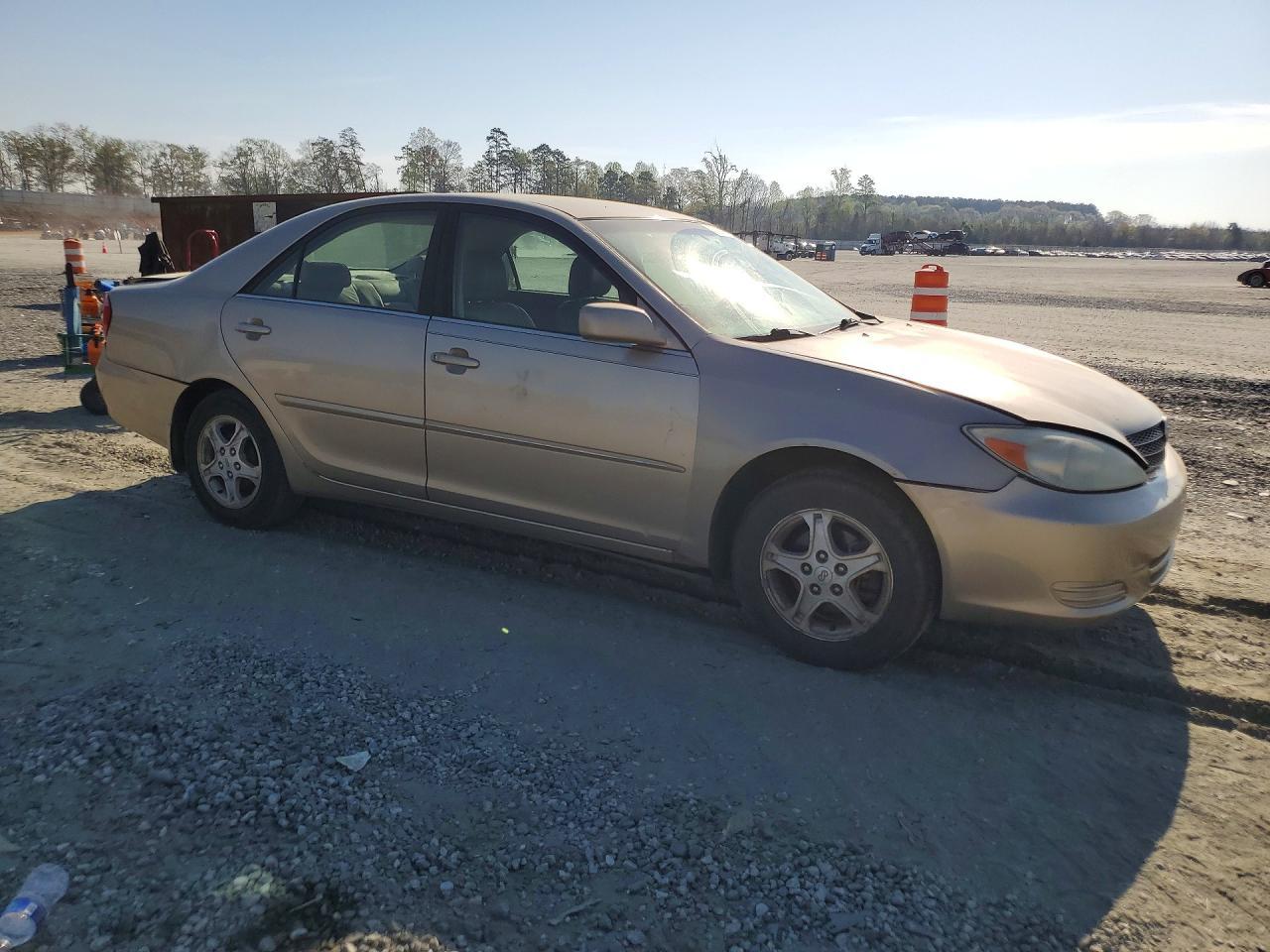 2002 Toyota Camry Le - Фото 4