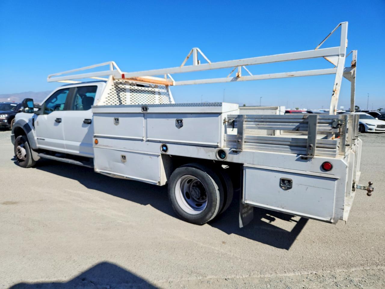 2019 Ford F450 Super Duty Flatbed Truck - Фото 2