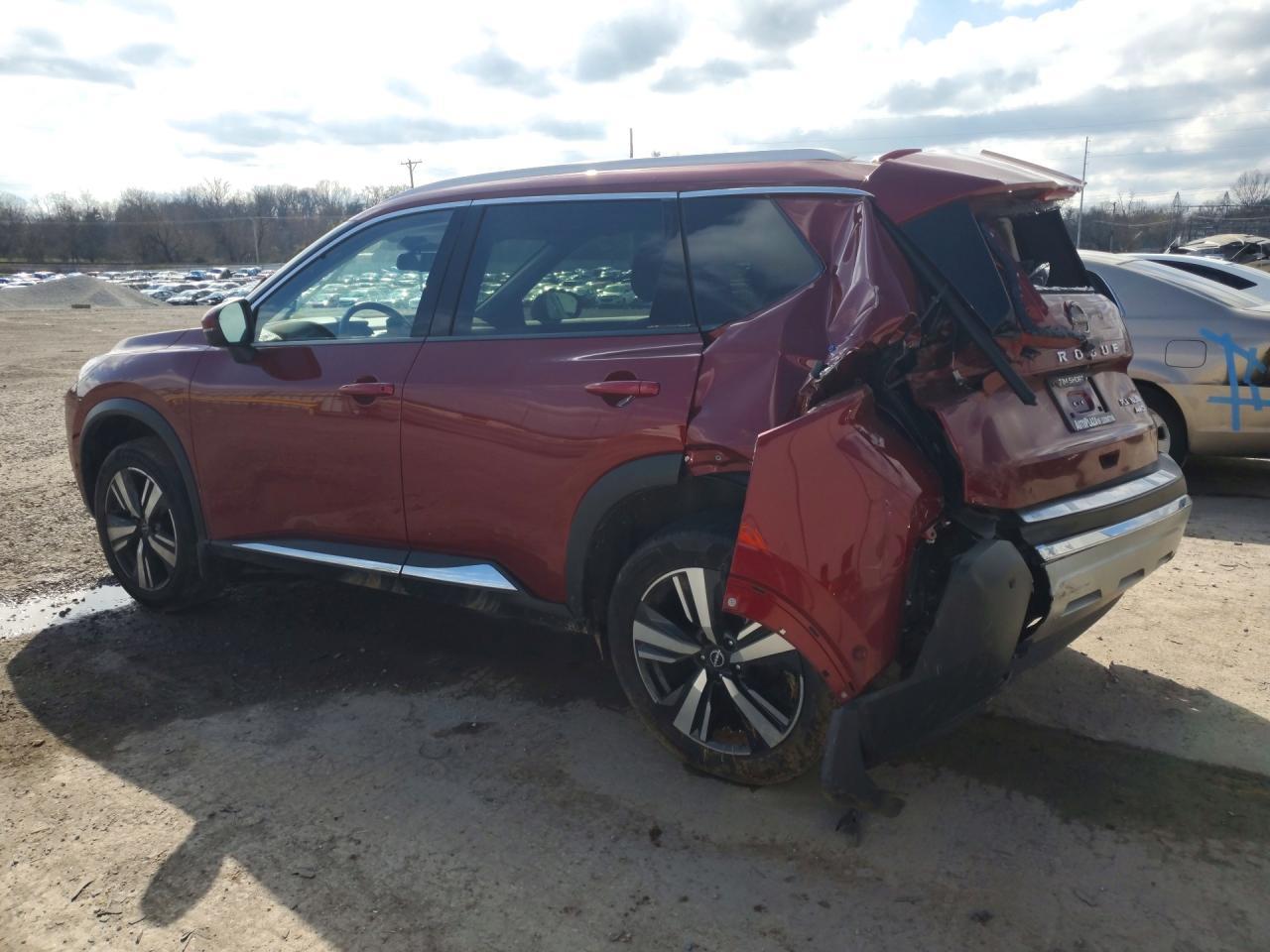 2023 Nissan Rogue Platinum - Фото 2