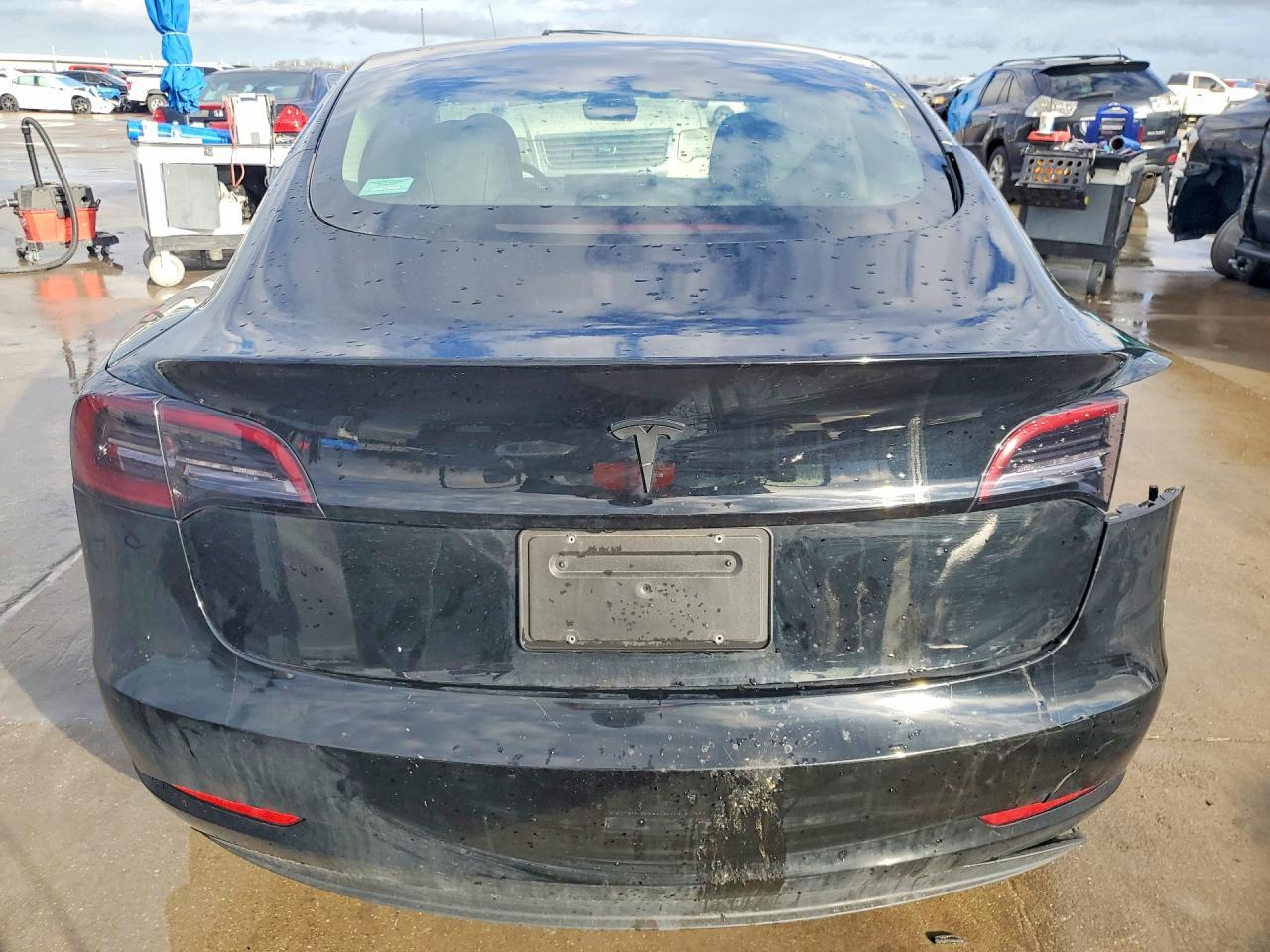 2023 Tesla Model 3 - Фото 6