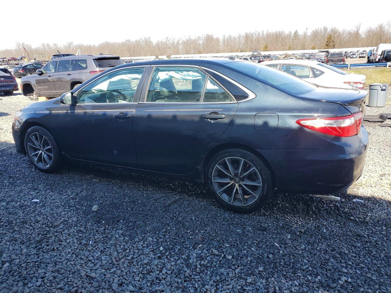 2017 Toyota Camry Xse - Image 2