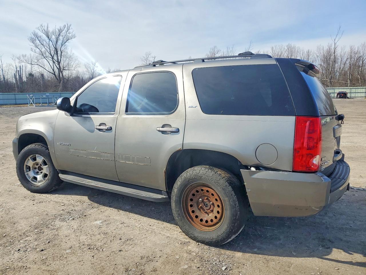 2009 GMC Yukon Slt - Фото 2