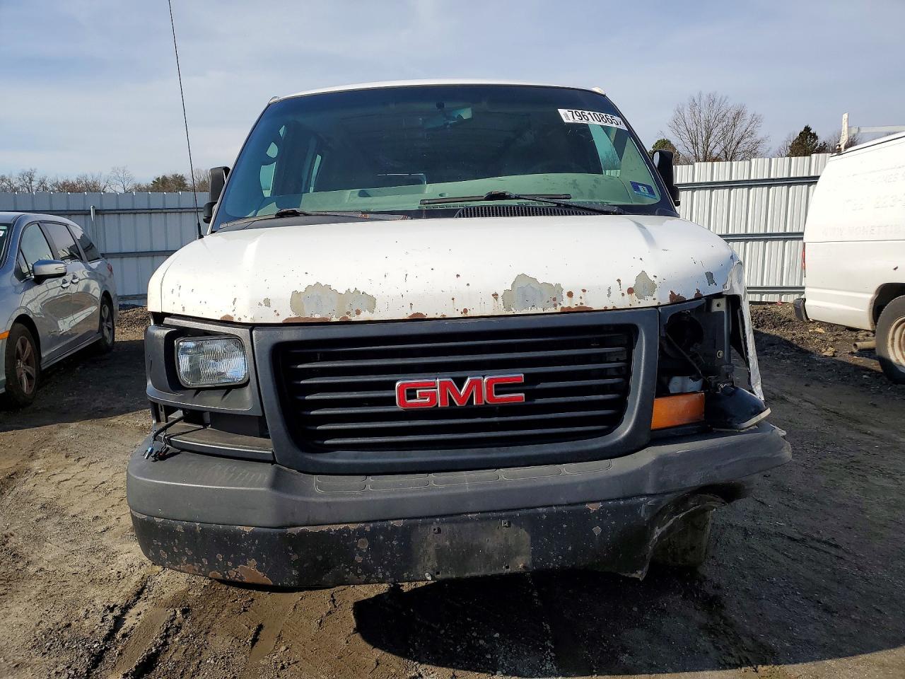2011 GMC Savana G3500 - Фото 5