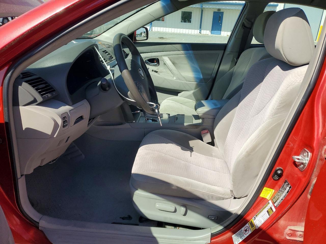 2011 Toyota Camry Le - Image 7