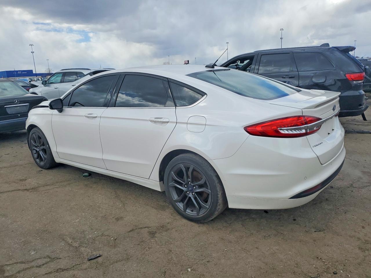 2018 Ford Fusion Se - Image 2