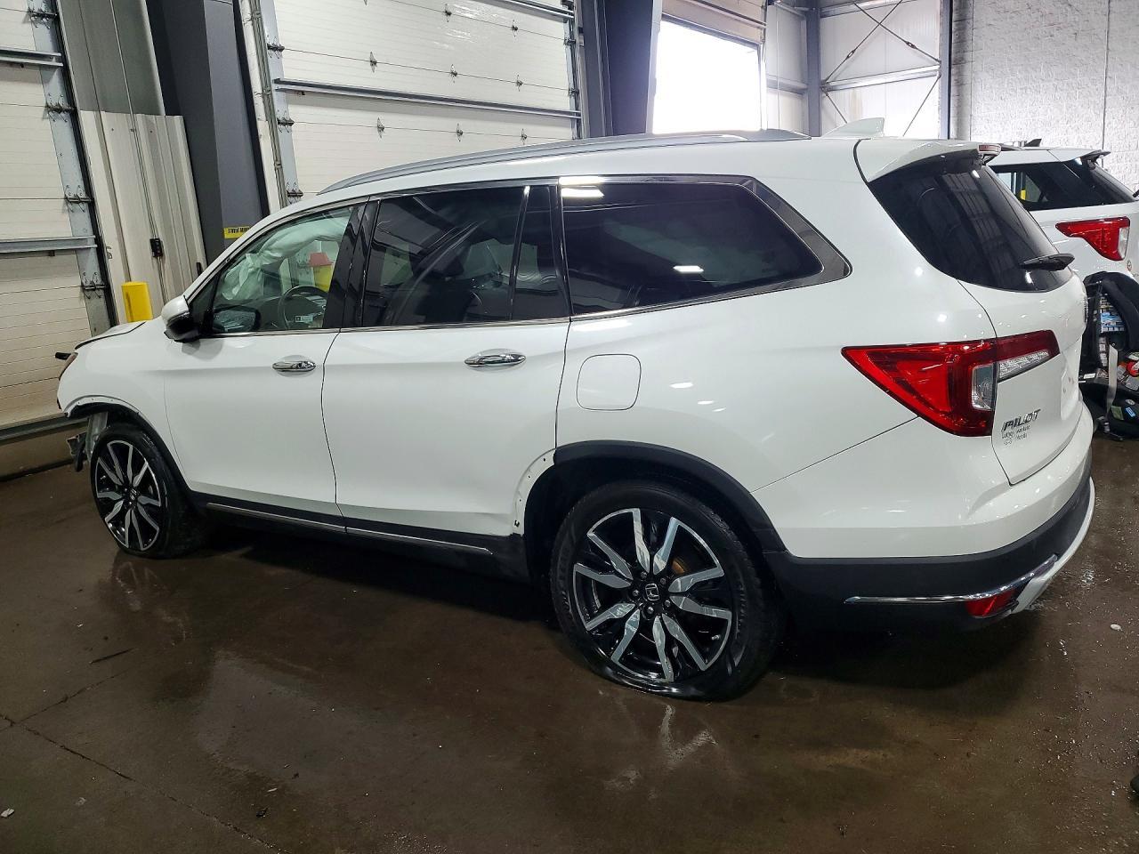 2021 Honda Pilot Touring - Фото 2