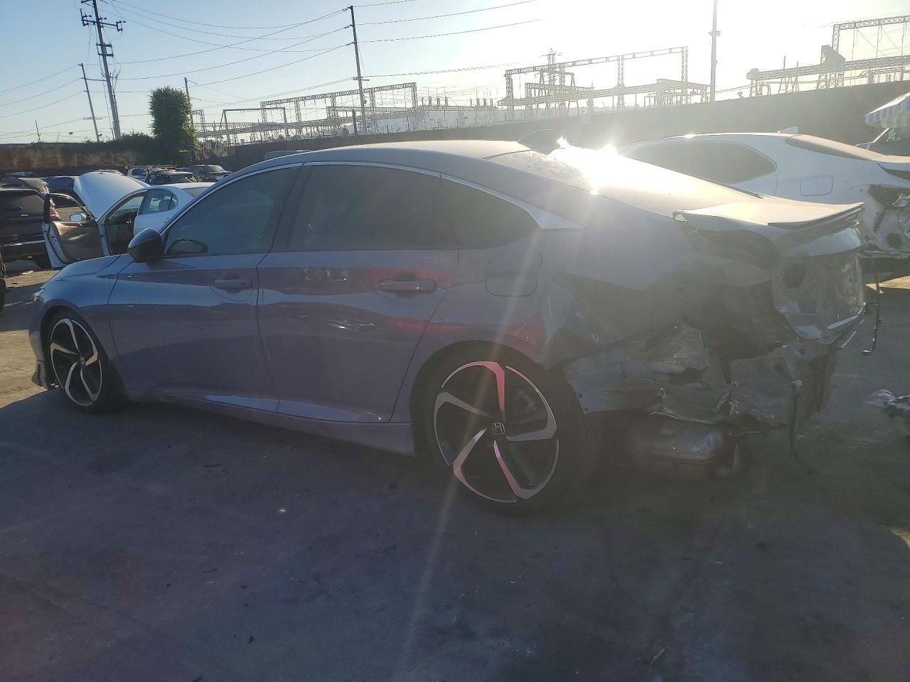 2022 Honda Accord Sport - Фото 2