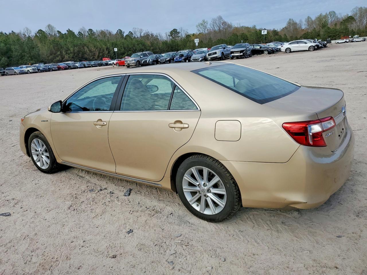 2012 Toyota Camry Hybrid Xle - Фото 2