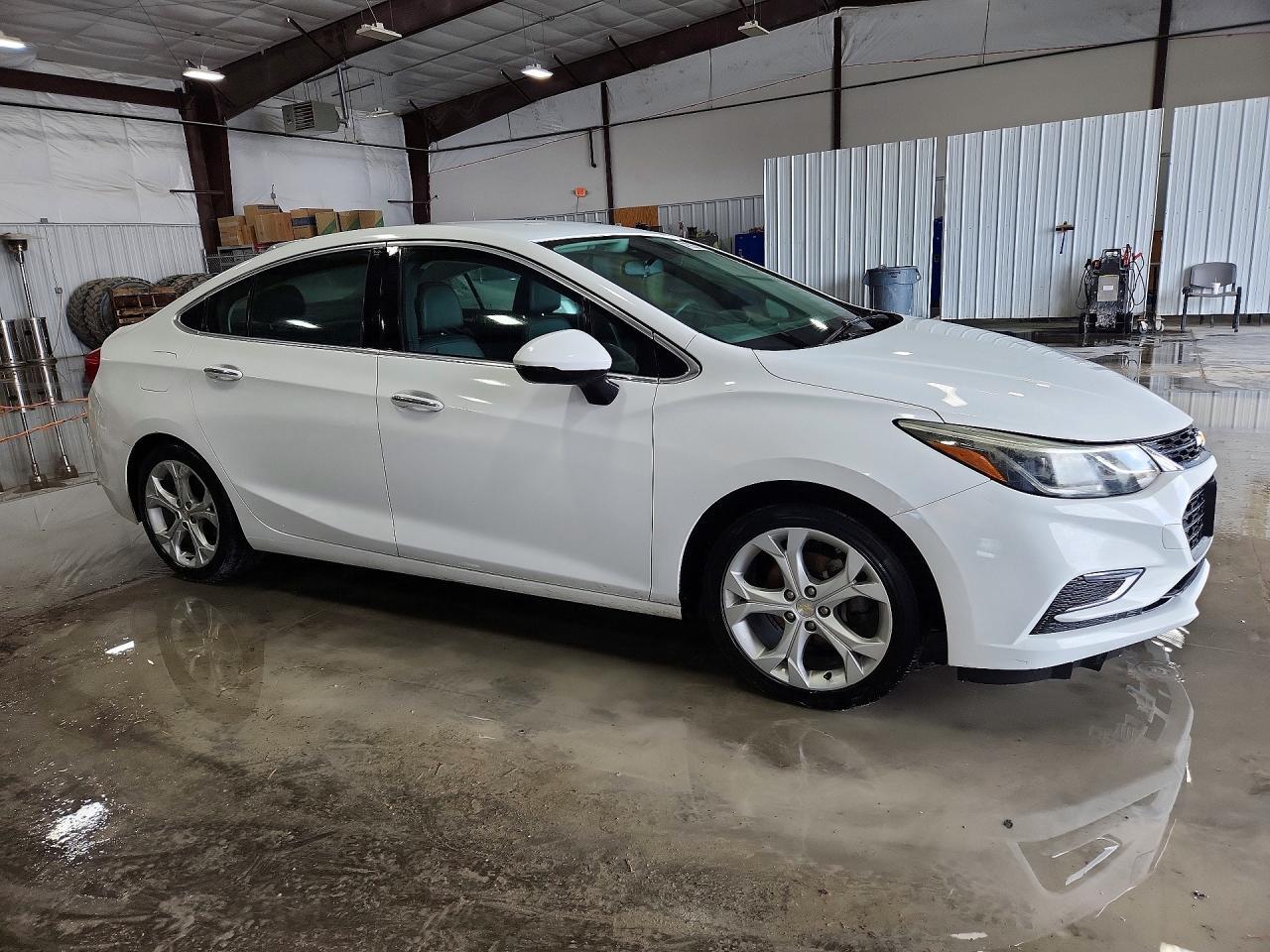 2016 Chevrolet Cruze Premier - Image 4