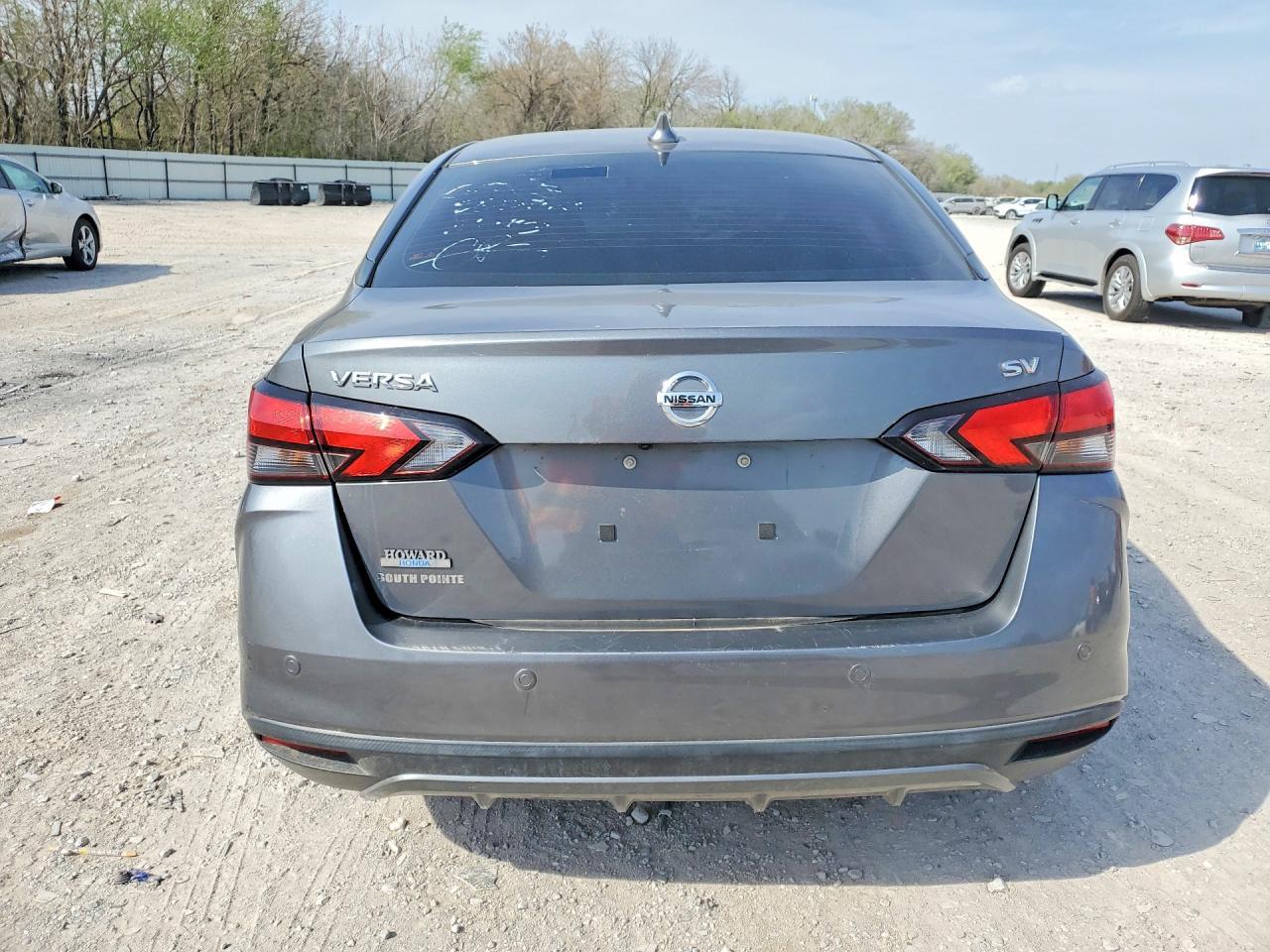 2021 Nissan Versa Sv - Image 6