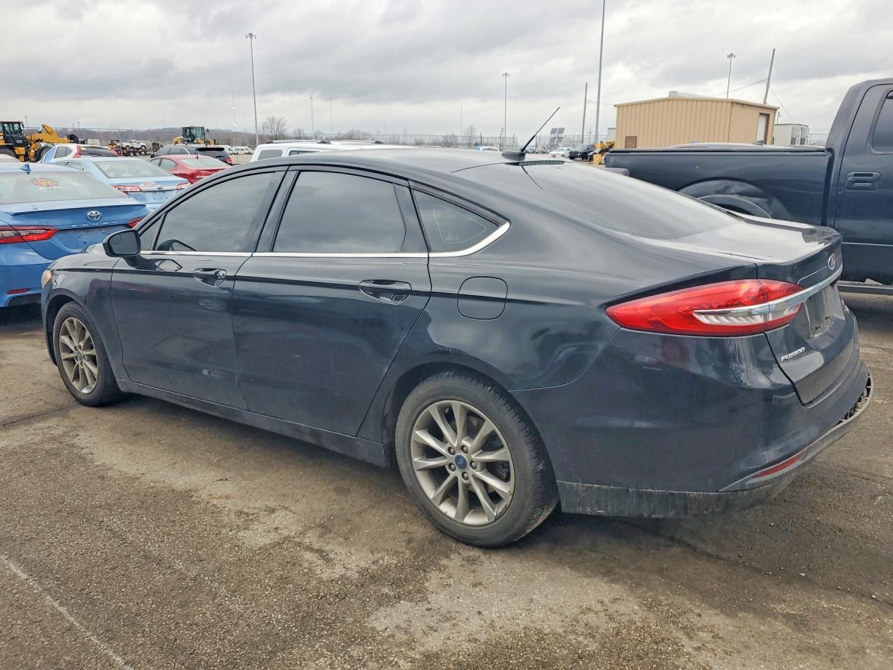 2017 Ford Fusion Se - Image 2