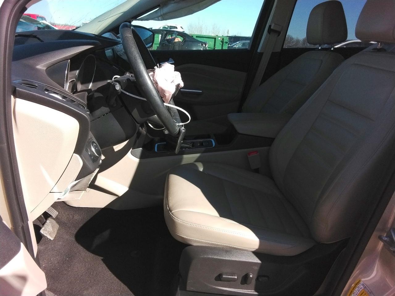 2017 Ford Escape Titanium - Image 7