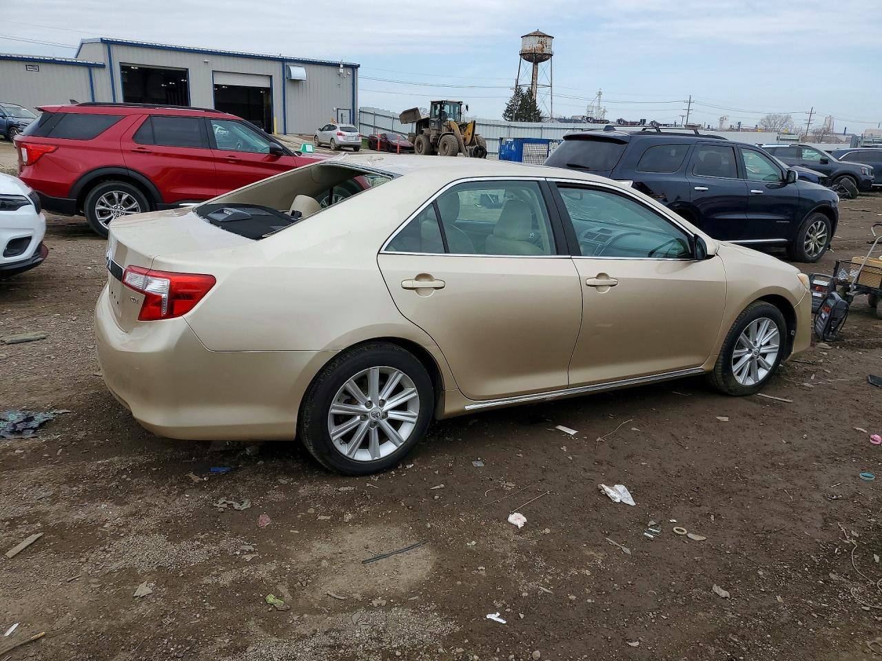 2012 Toyota Camry Xle V6 - Image 3