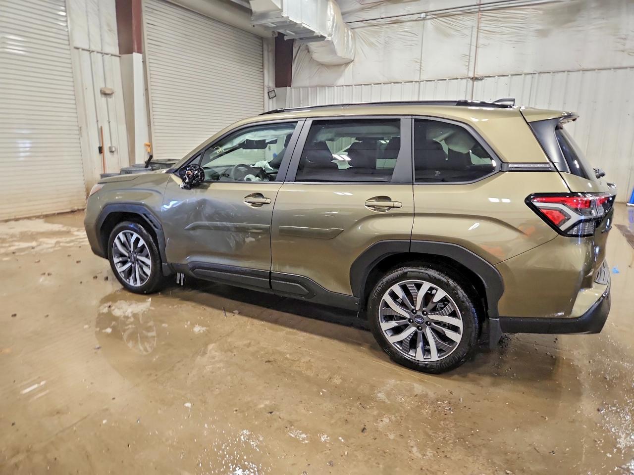 2025 Subaru Forester Touring - Фото 2