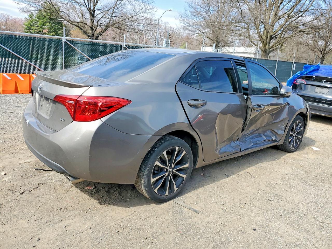 2018 Toyota Corolla Se - Image 3