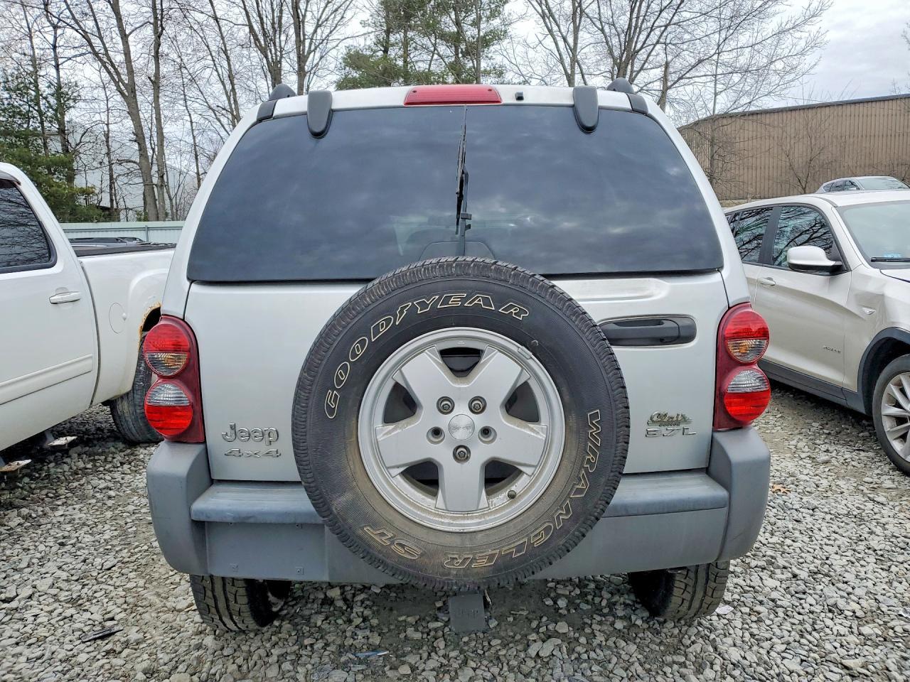 2005 Jeep Liberty Sport - Фото 6