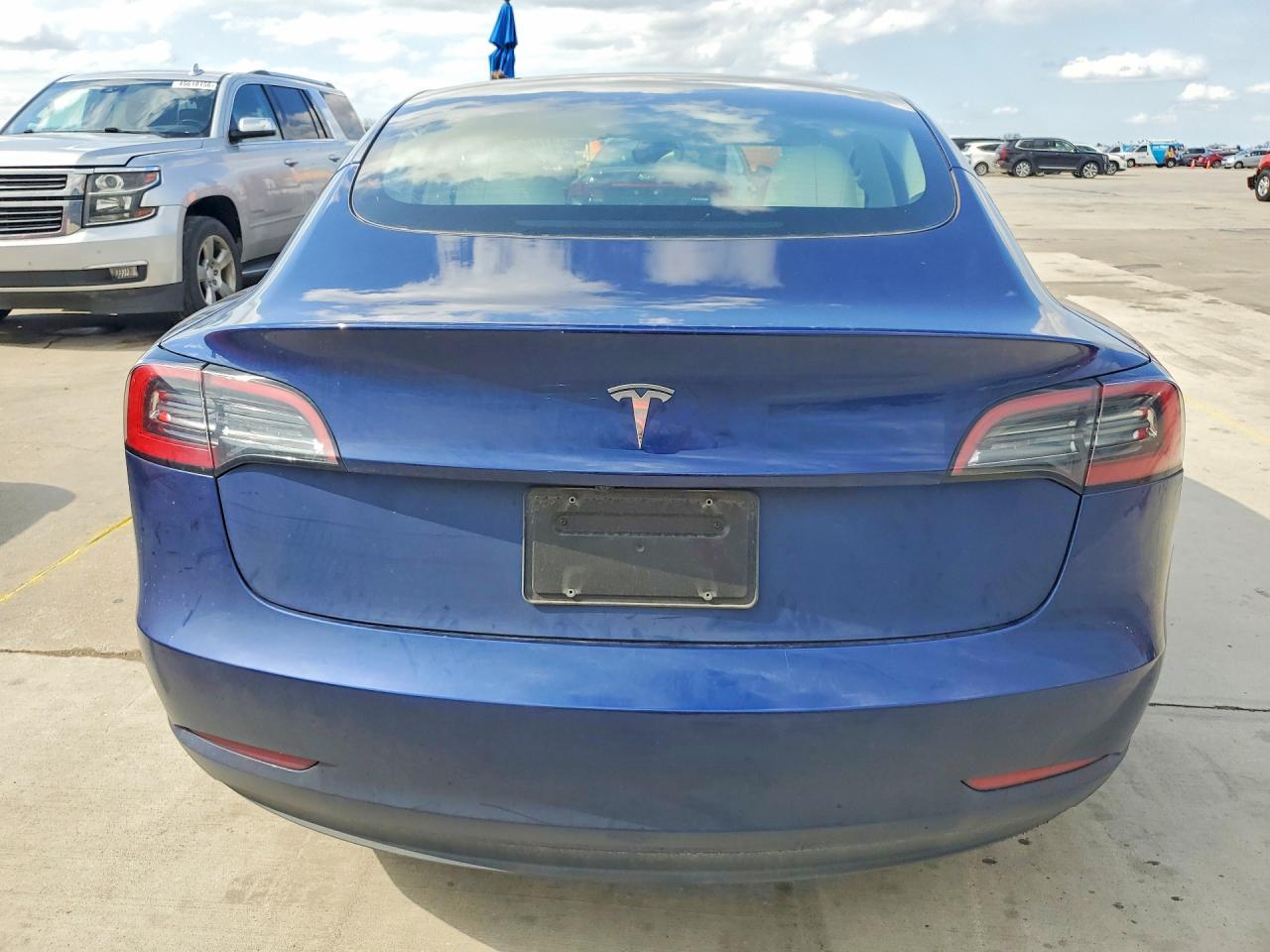 2023 Tesla Model 3 - Фото 6