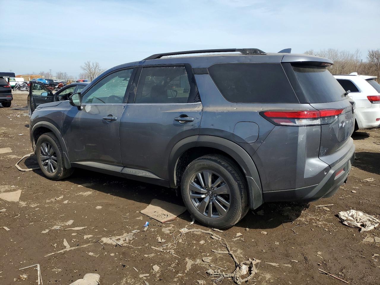 2025 Nissan Pathfinder Sv - Image 2