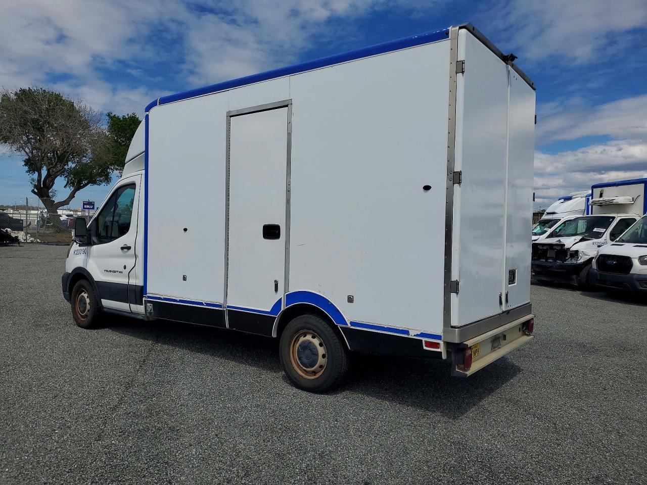 2020 Ford Transit Delivery Truck - Фото 2