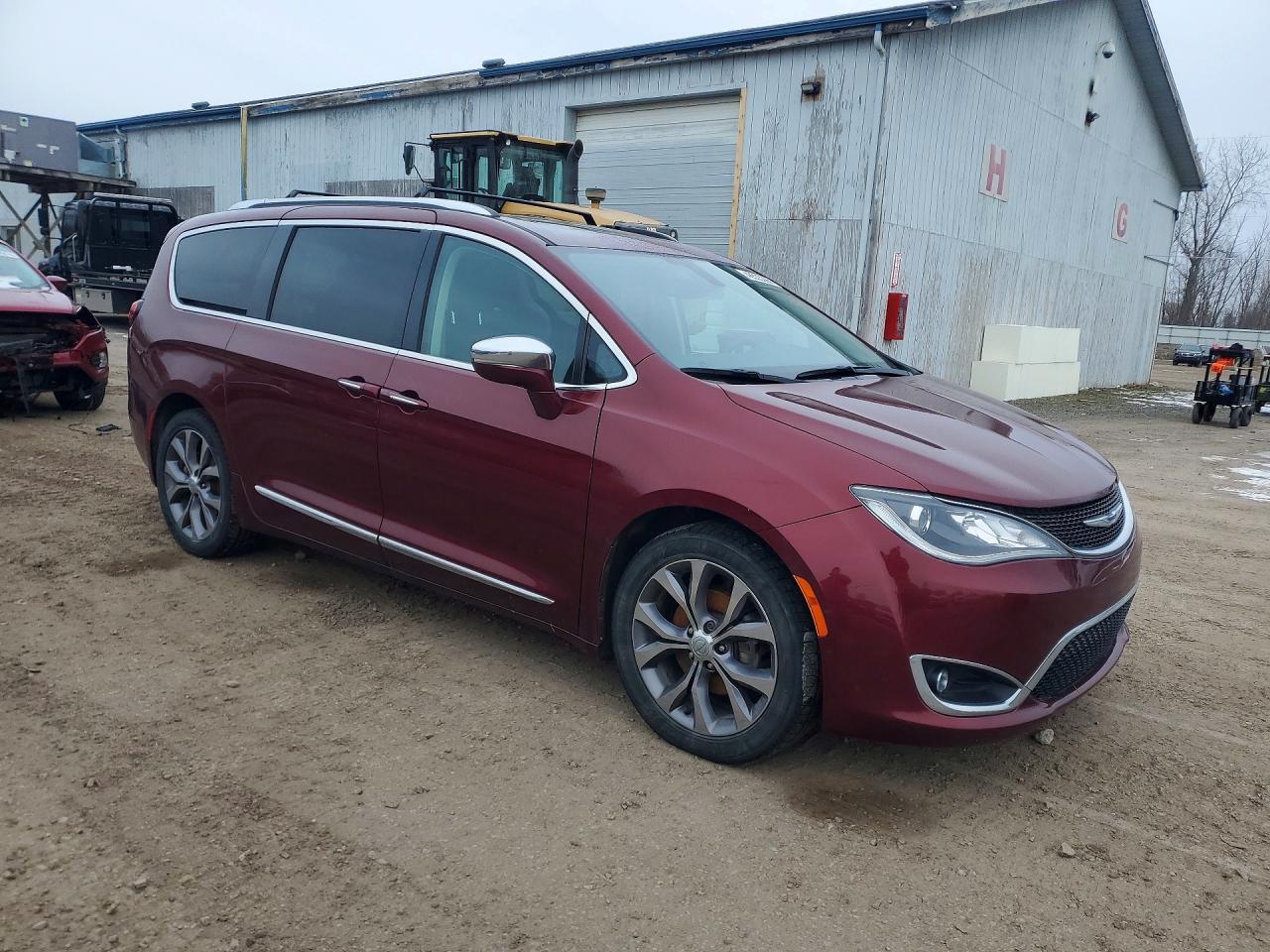2020 Chrysler Pacifica Limited - Image 4