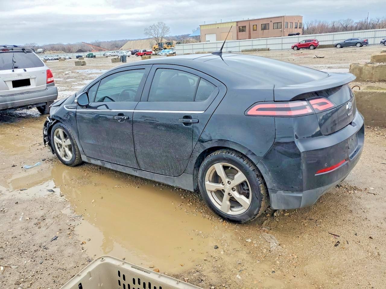 2014 Chevrolet Volt - Image 2