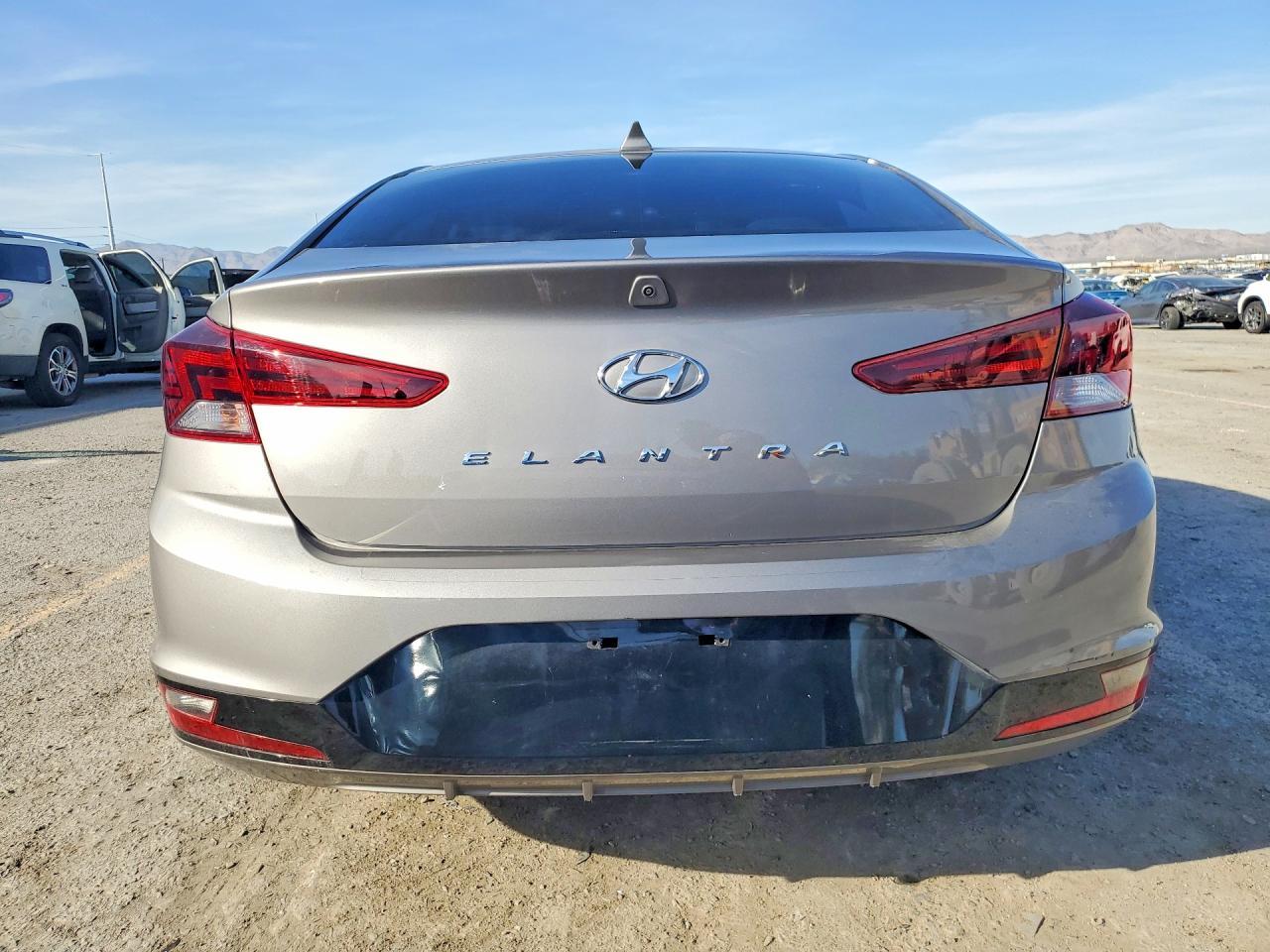 2020 Hyundai Elantra Sel - Фото 6