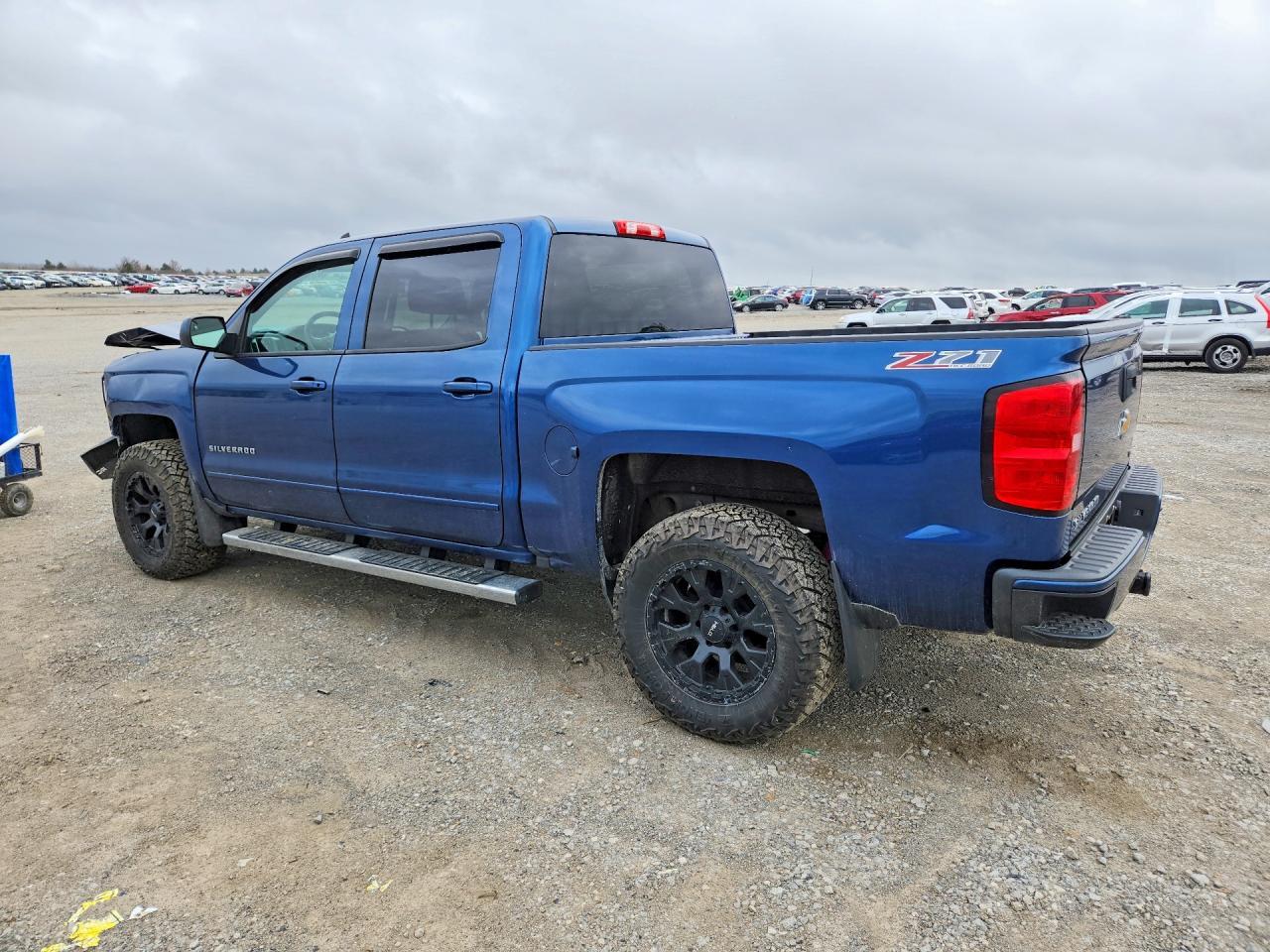2017 Chevrolet Silverado K1500 Lt - Image 2