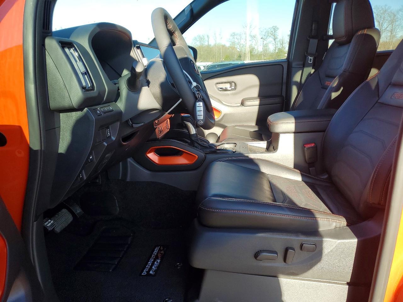 2025 Nissan Frontier Pro-4X - Фото 7