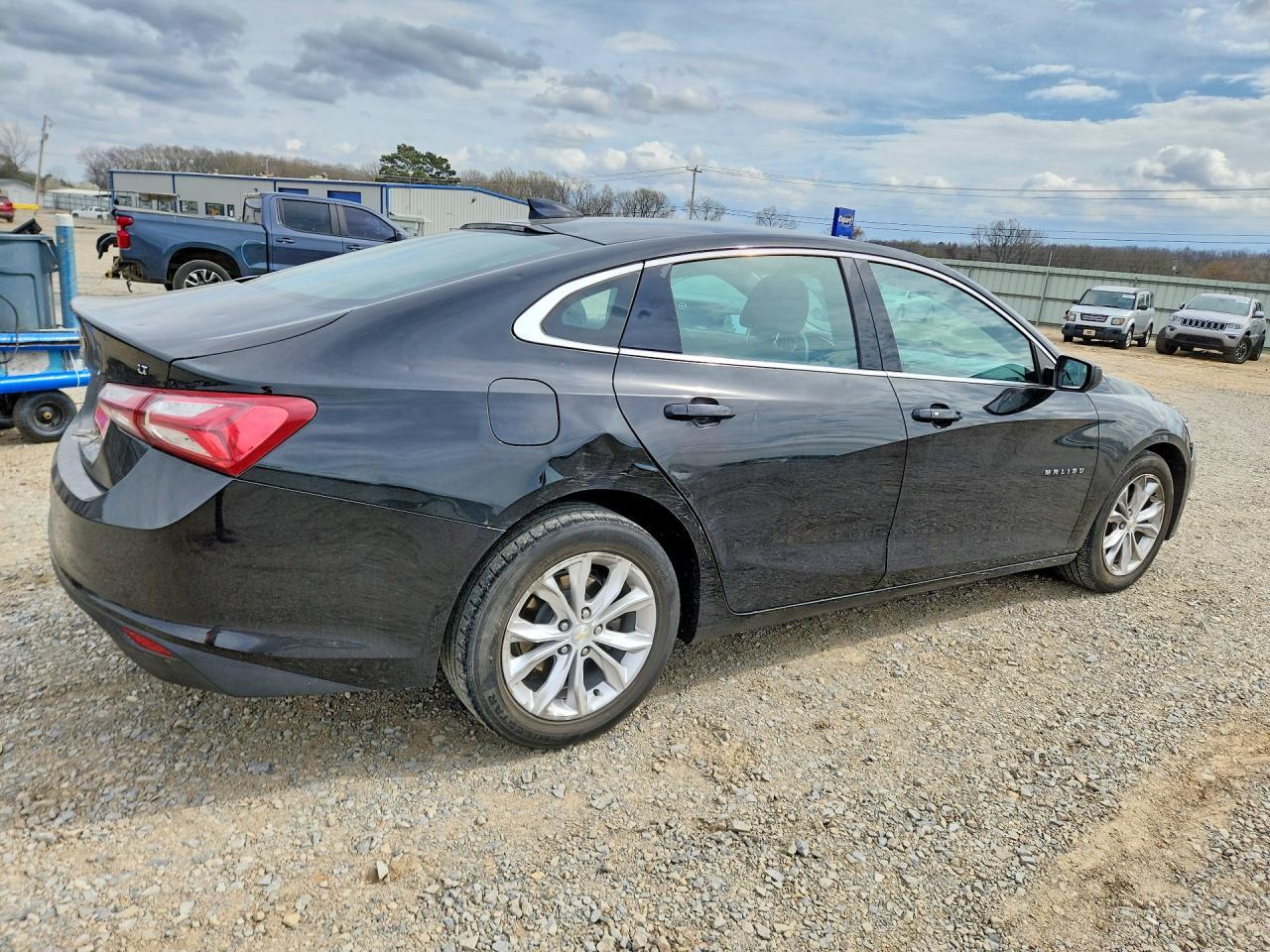 2022 Chev Malibu - Фото 3