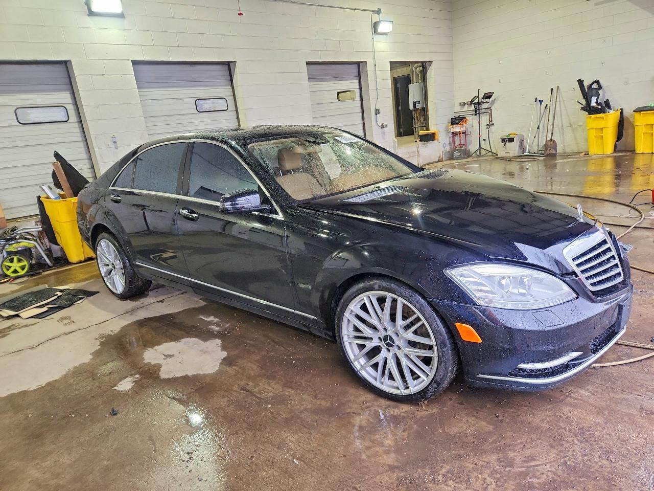 2010 Mercedes-Benz S 550 4Matic - Фото 4