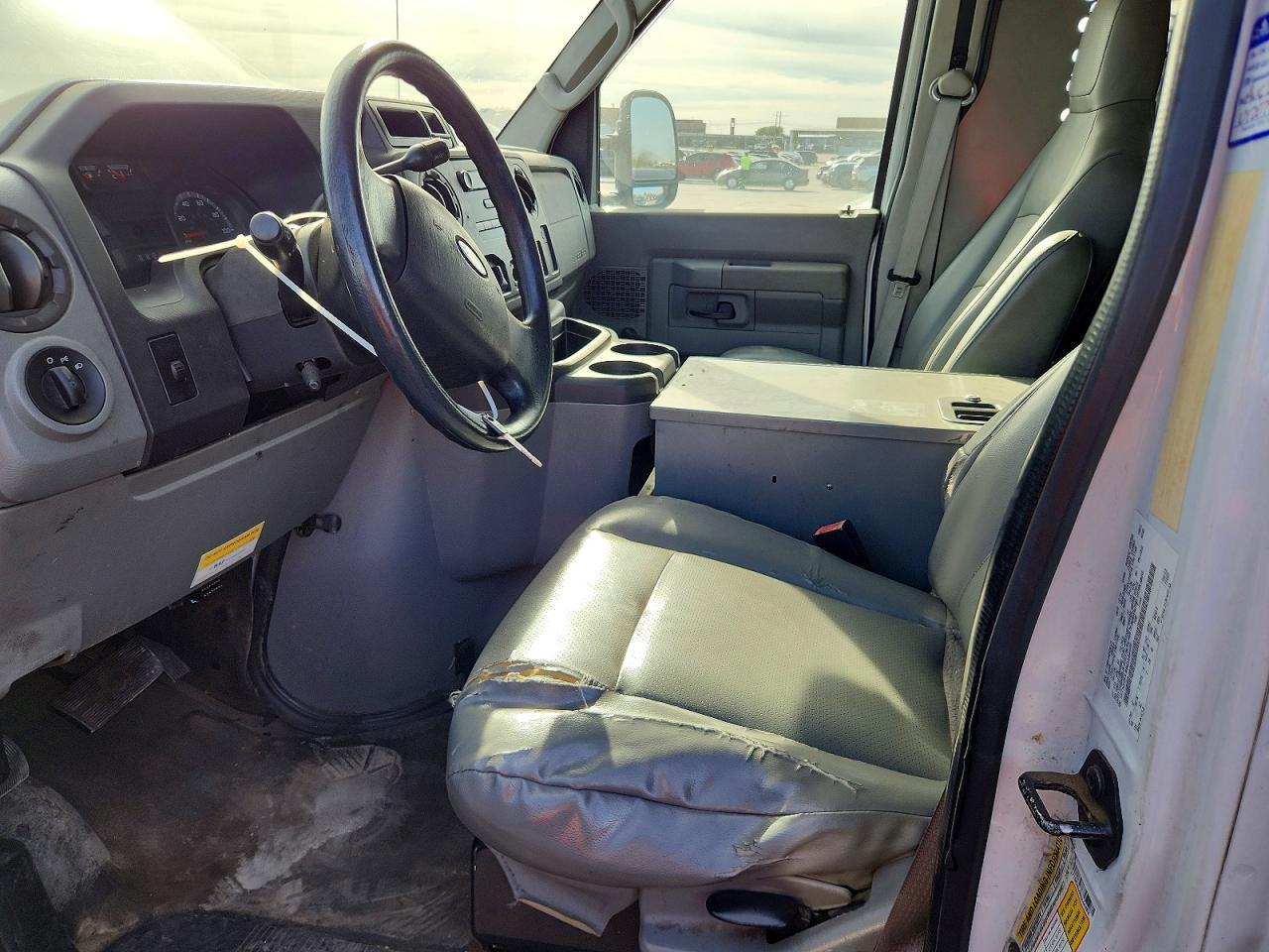 2011 Ford E250 Utility / Service Van - Фото 7