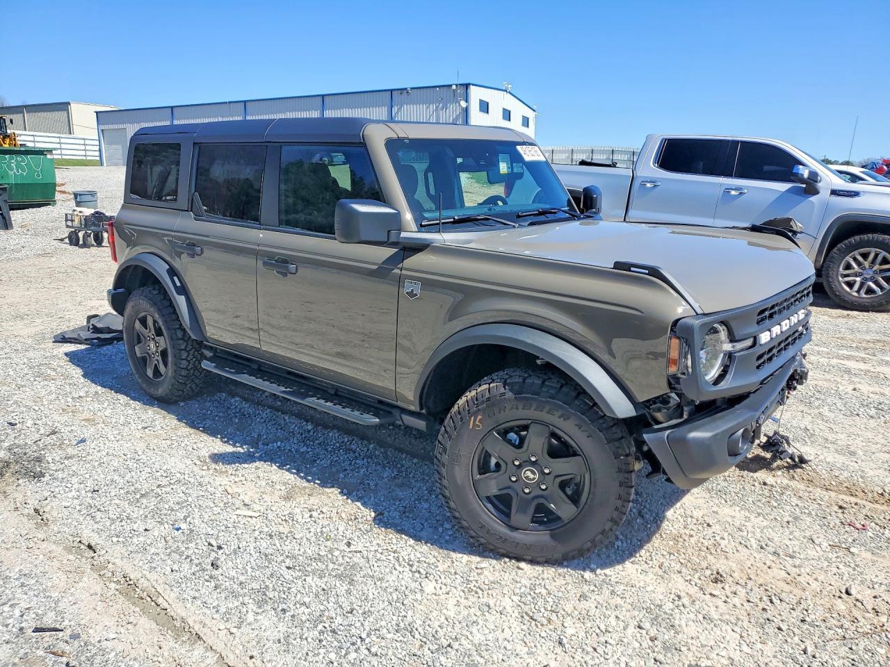 2025 Ford Bronco Big Bend - Image 4