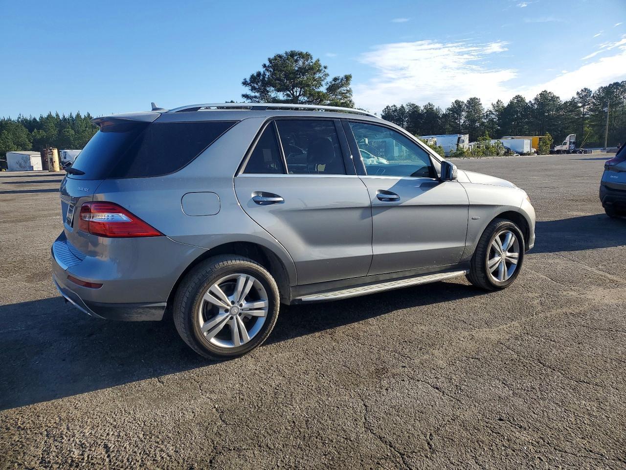 2012 Mercedes-Benz Ml 350 Bluetec - Image 3