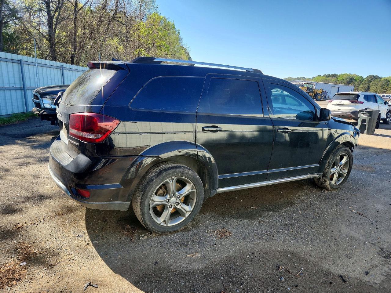 2017 Dodge Journey Crossroad - Image 3