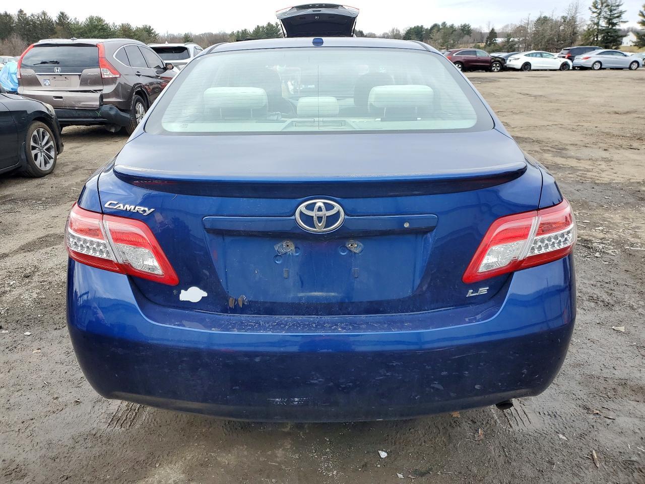 2010 Toyota Camry Le - Image 6