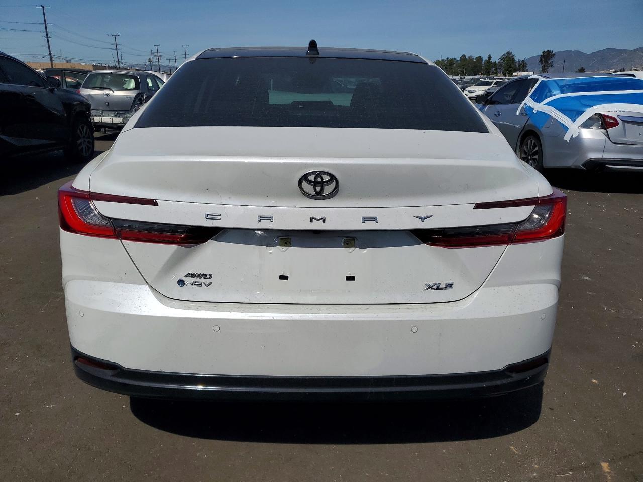 2025 Toyota Camry Xle - Image 6